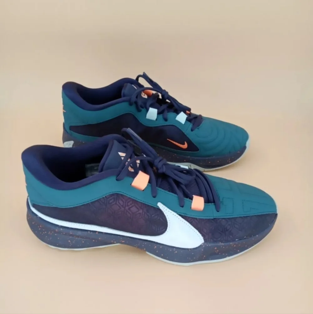 Nike zoom freak