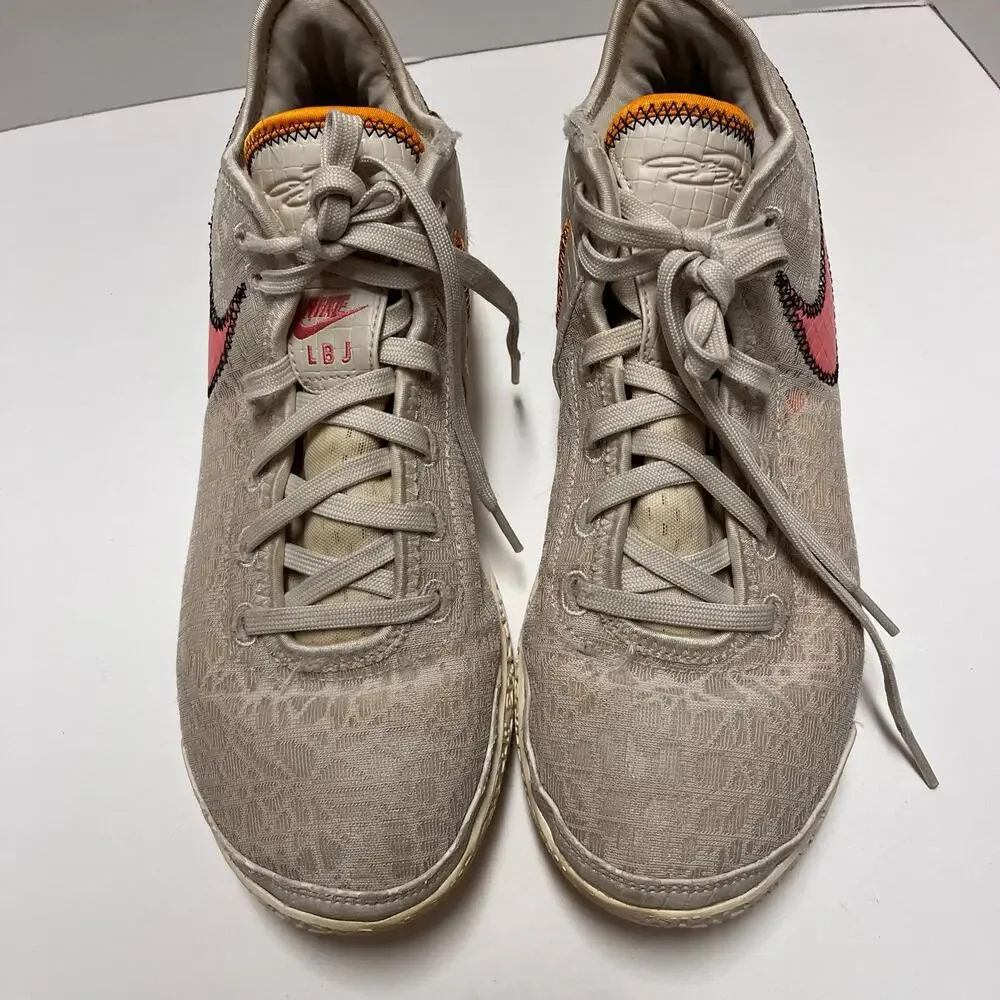 Nike zoom swoosh trainer
