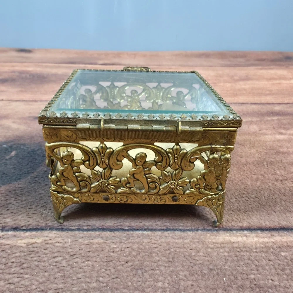 Unbranded ornate vintage