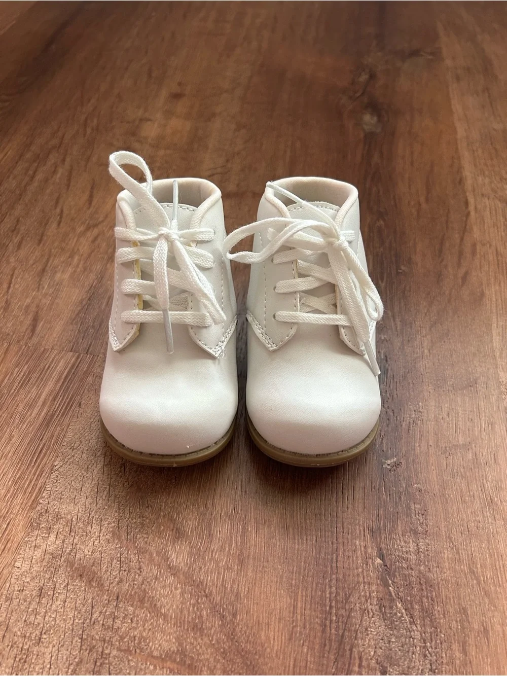 Classic White Baby Lace-Up Walking Shoes size 5W