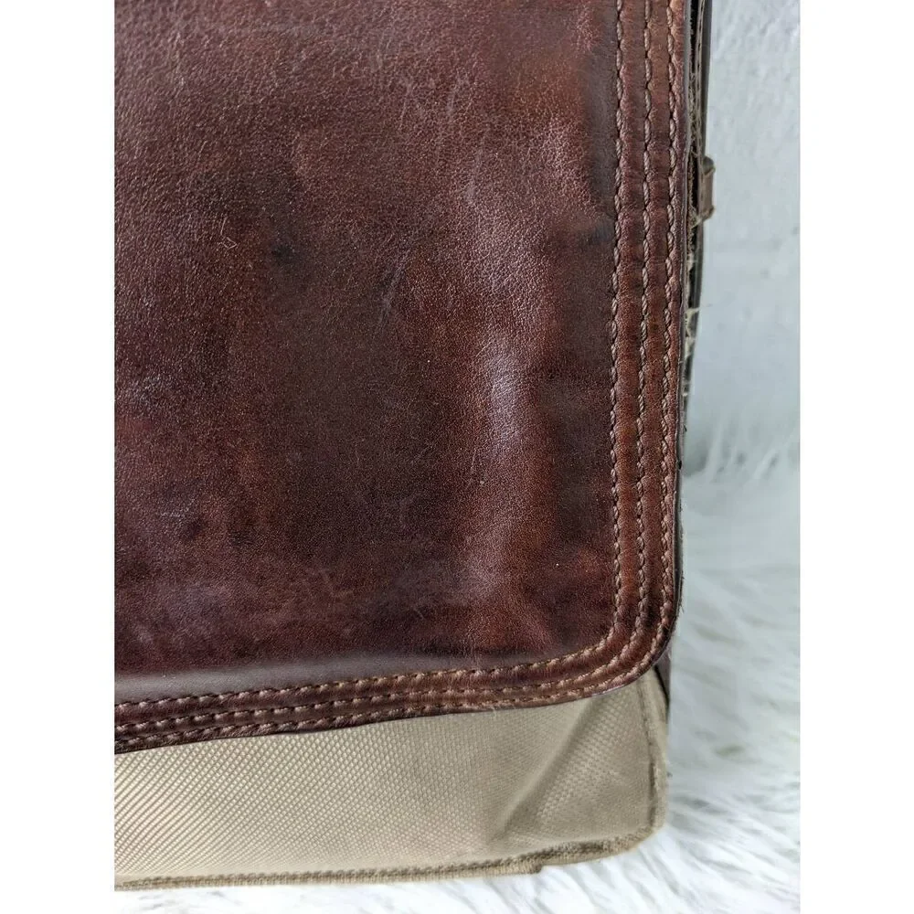 Fossil lock snap leather