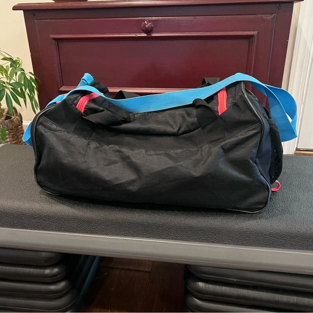 adidas smoke detail storage