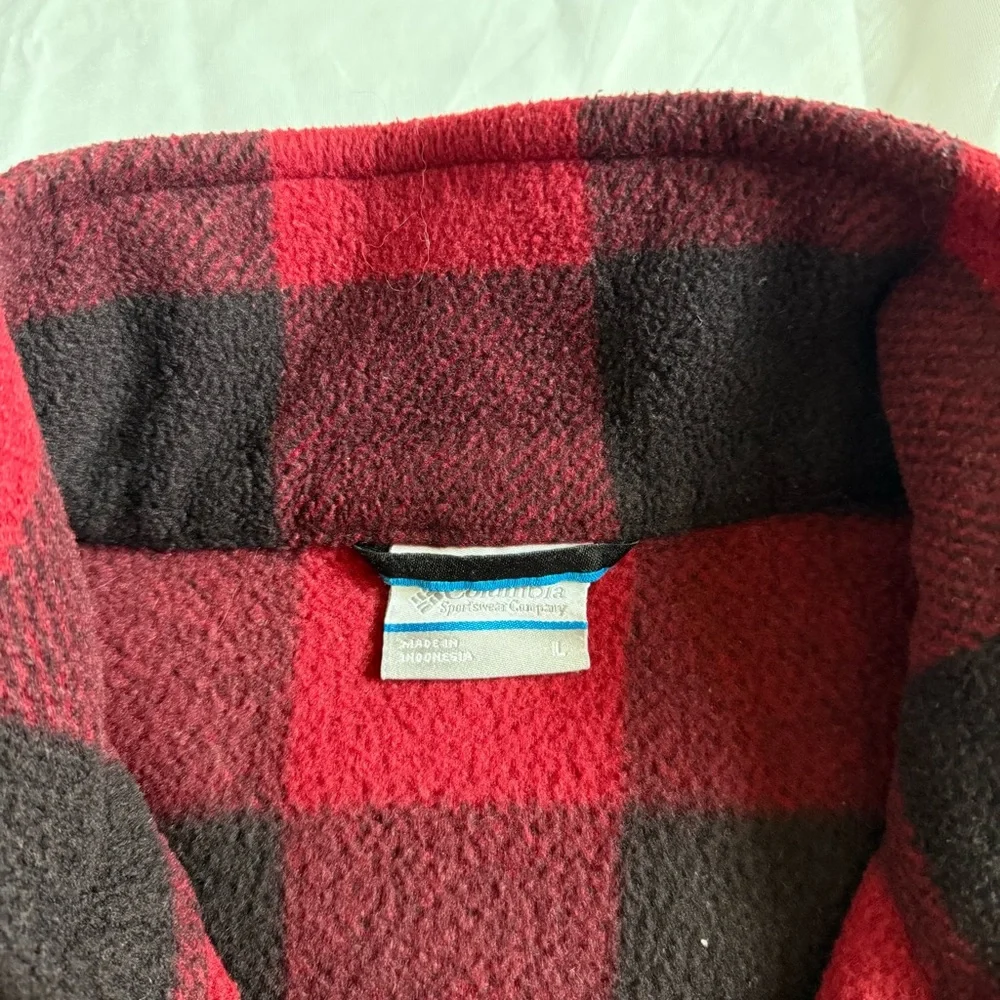 Revolution bold checkered