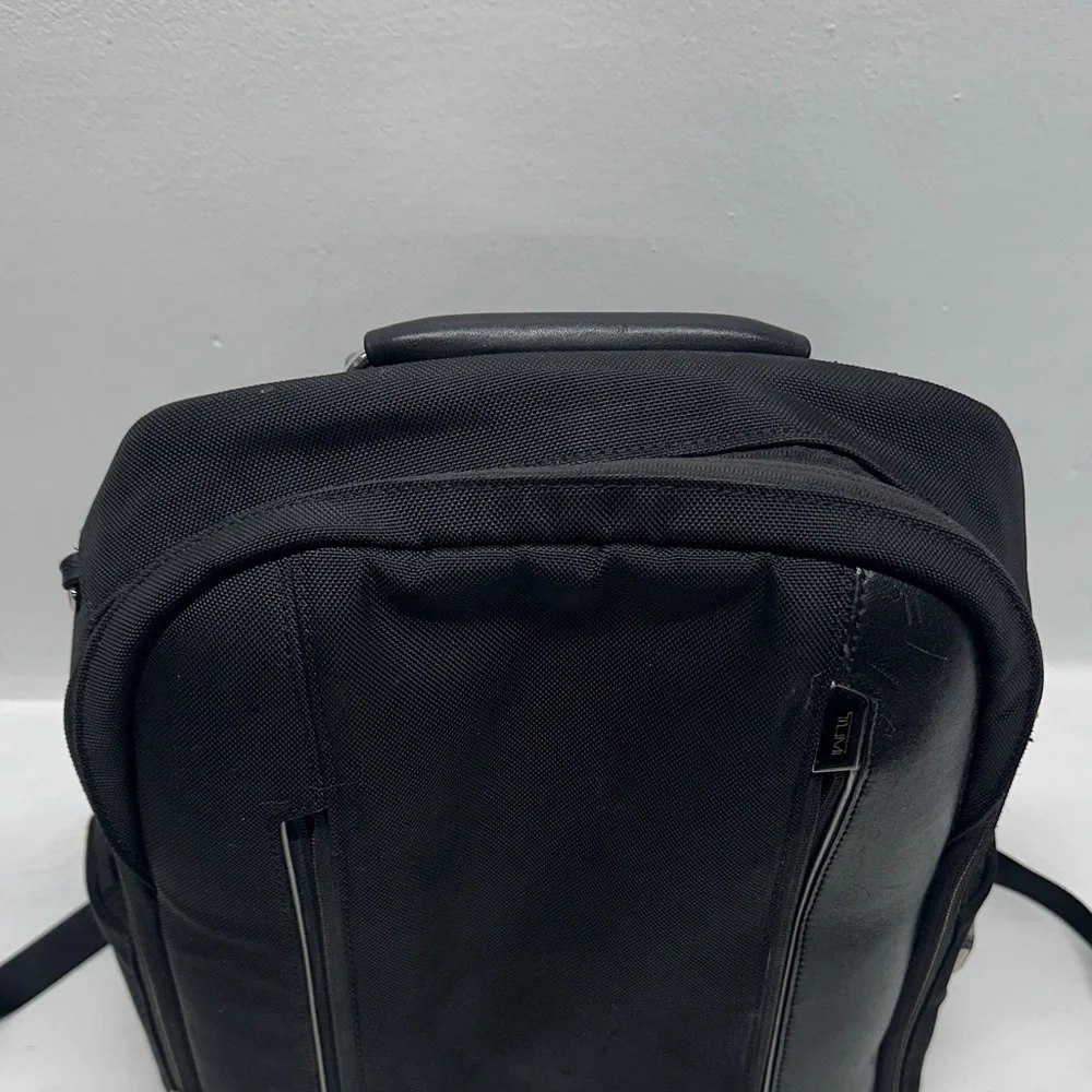 Tumi arrive logan