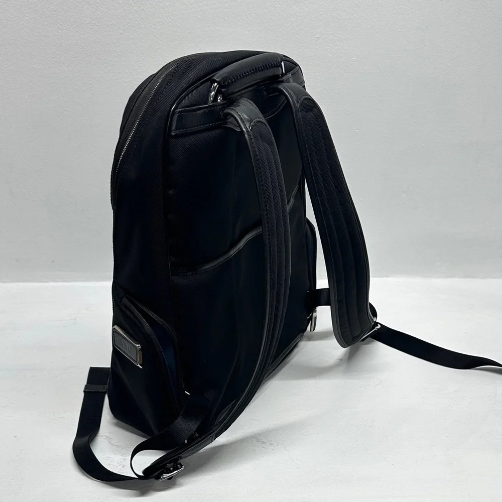 Tumi arrive logan