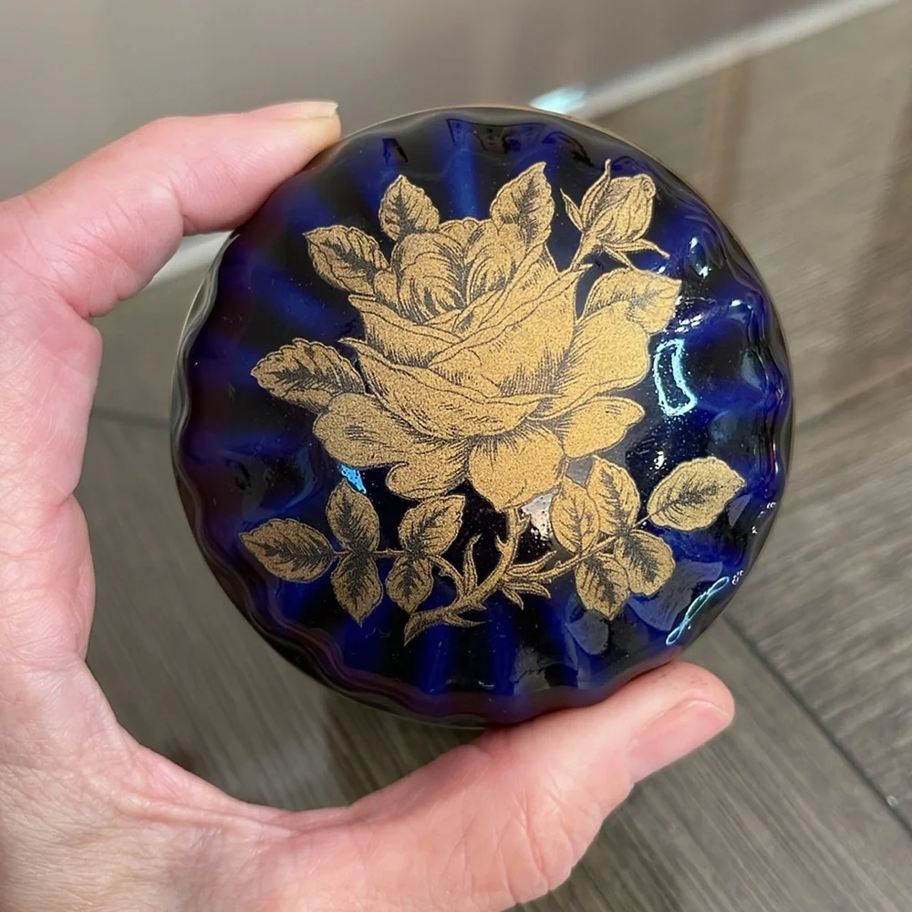 Vintage rose trinket