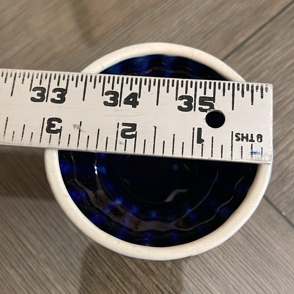 Vintage lid signed item