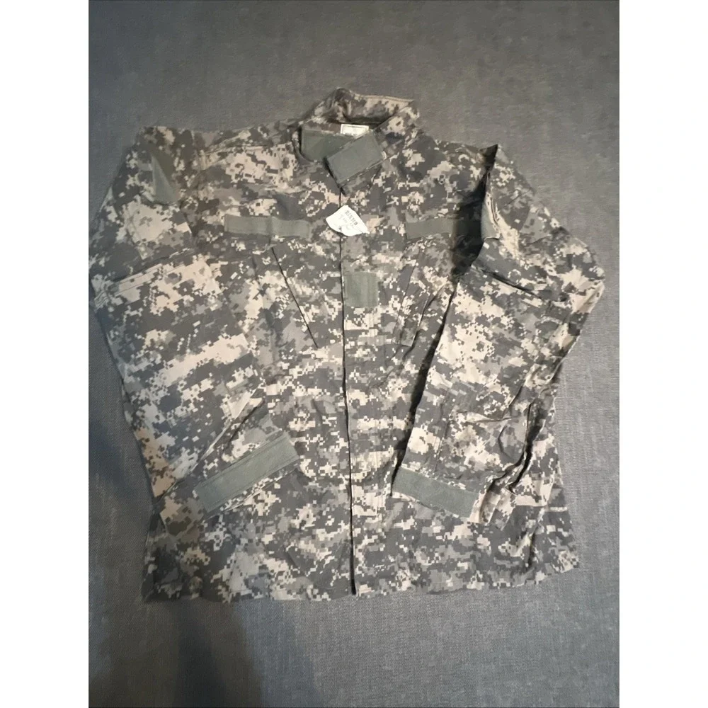 U.S. Army Jacket Men's Medium Universal Pattern Digital Camouflage Military