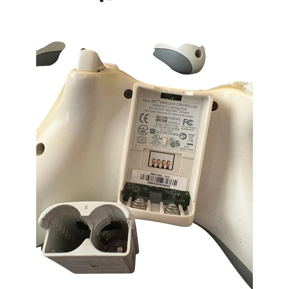 Lot of 2 Microsoft Xbox 360 Wireless Controllers White OEM Genuine Gamepads