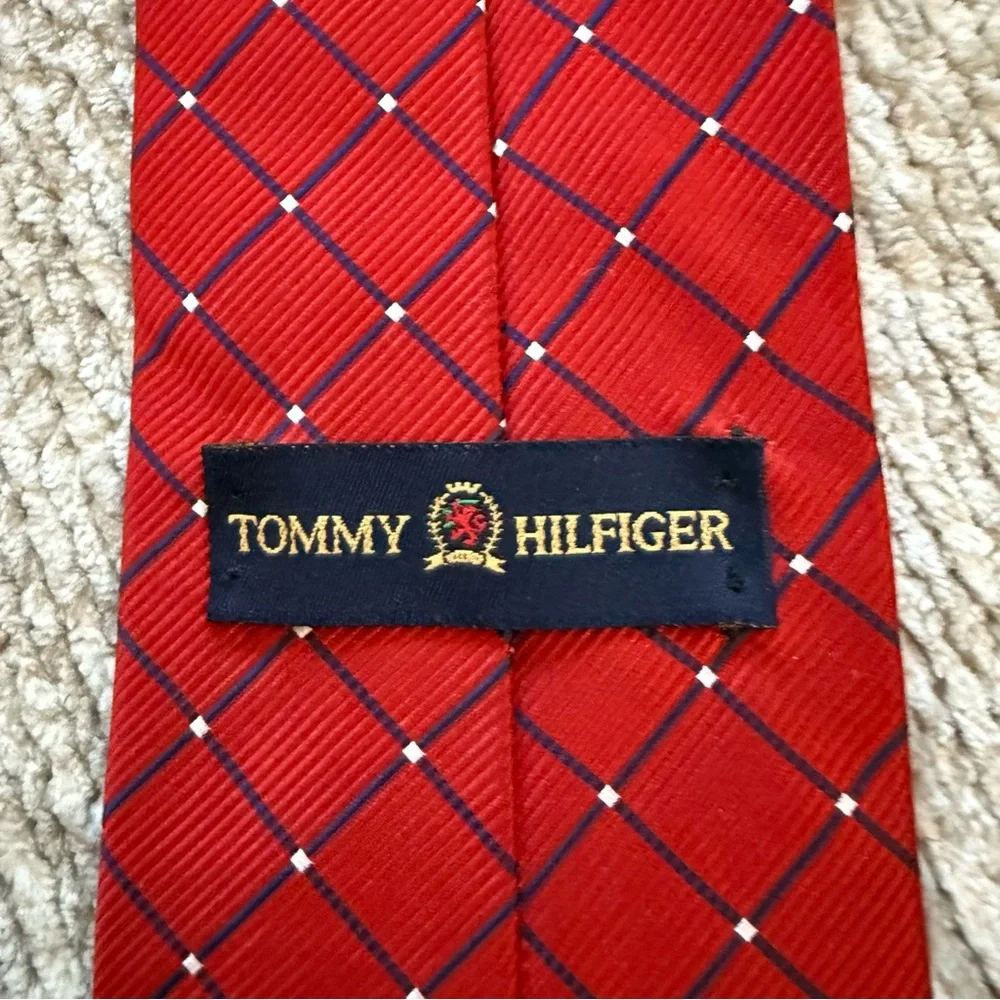 Tommy Hilfiger sharp timeless