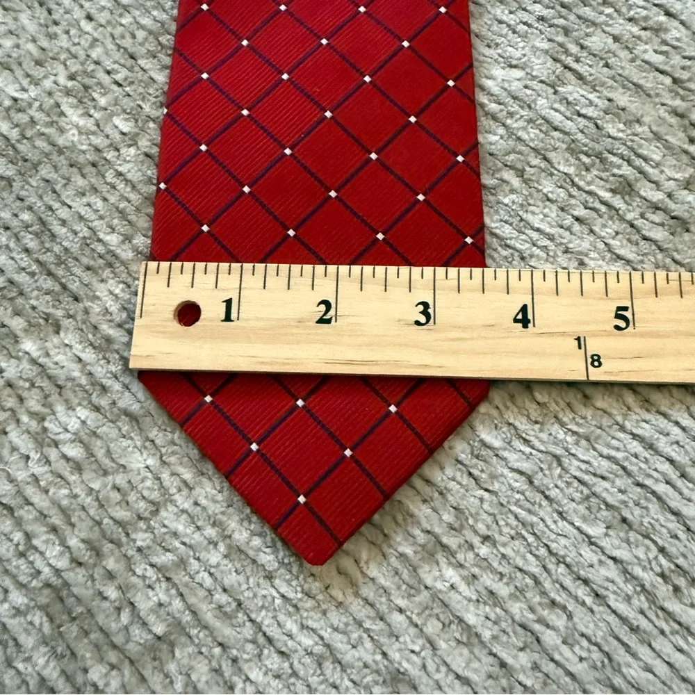 Tommy Hilfiger sharp timeless