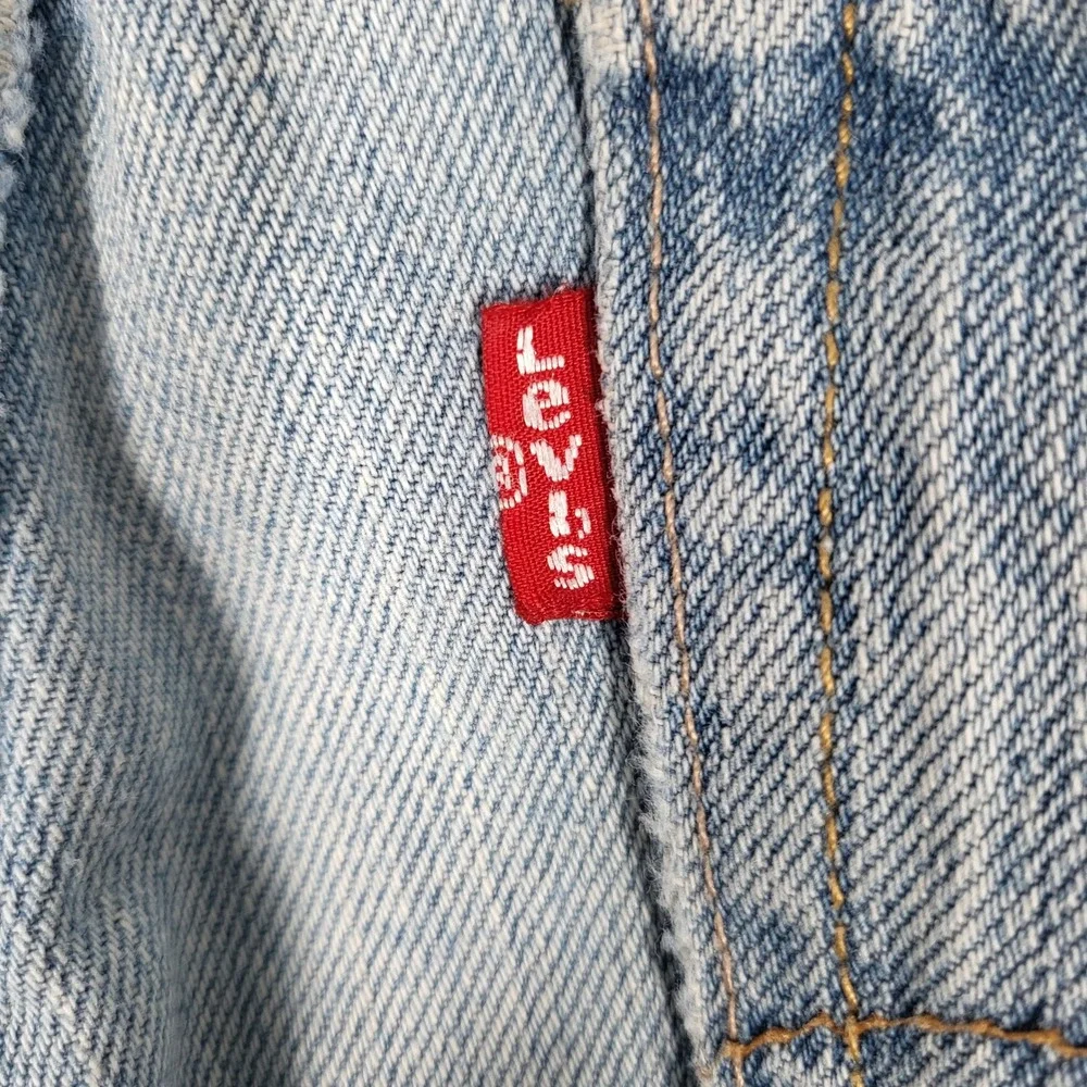 Levis overall good