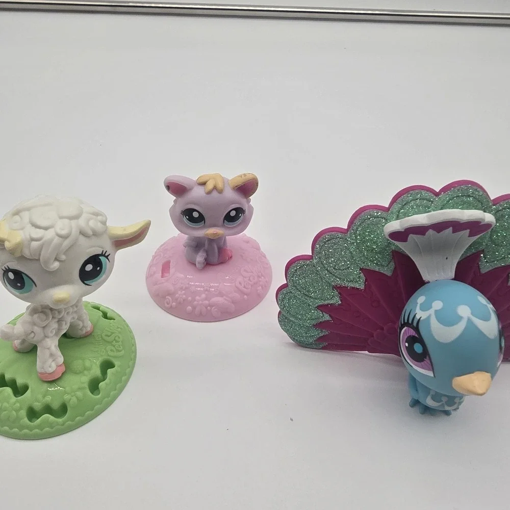 Lot of 4 Hasbro Littlest Pet Shop McDonalds Toys and 1‎ LPS Peacock Bird
