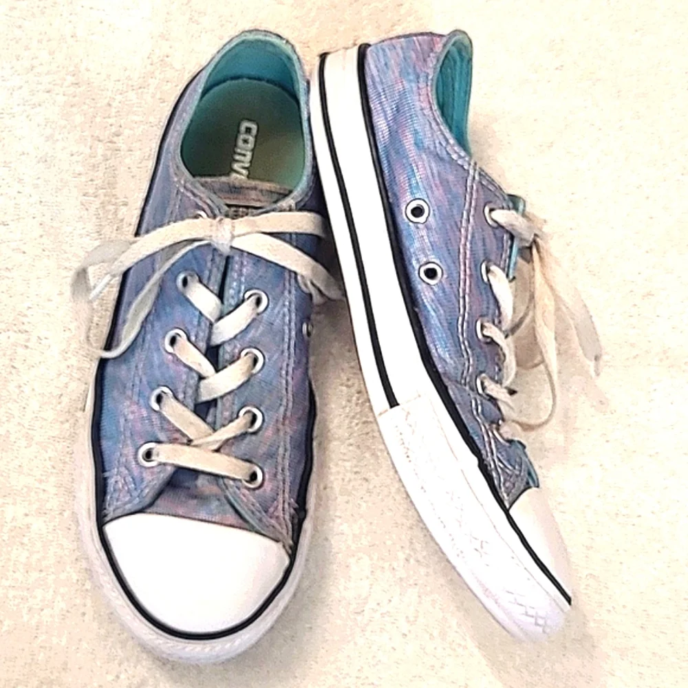 Converse blue hippie