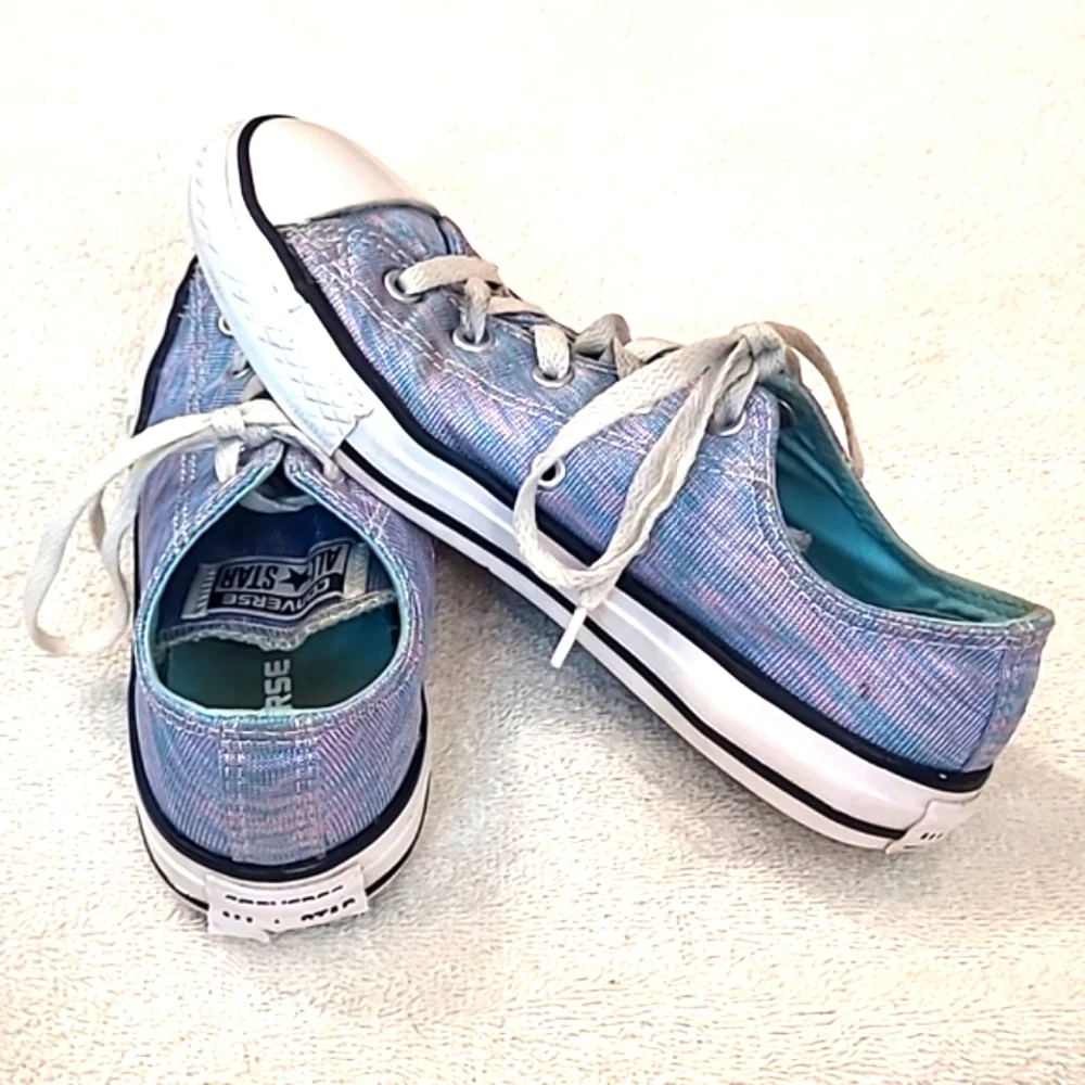 Converse wear blue