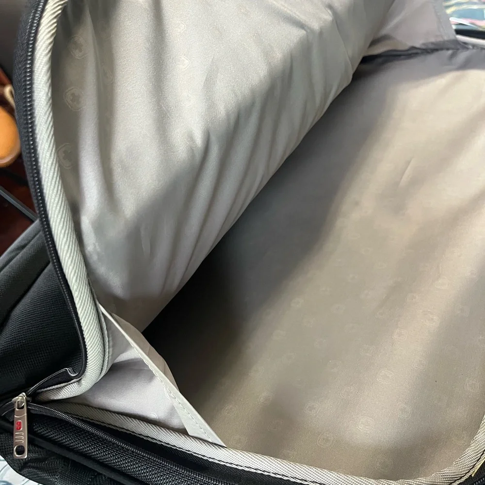 Victorinox transport strap garment