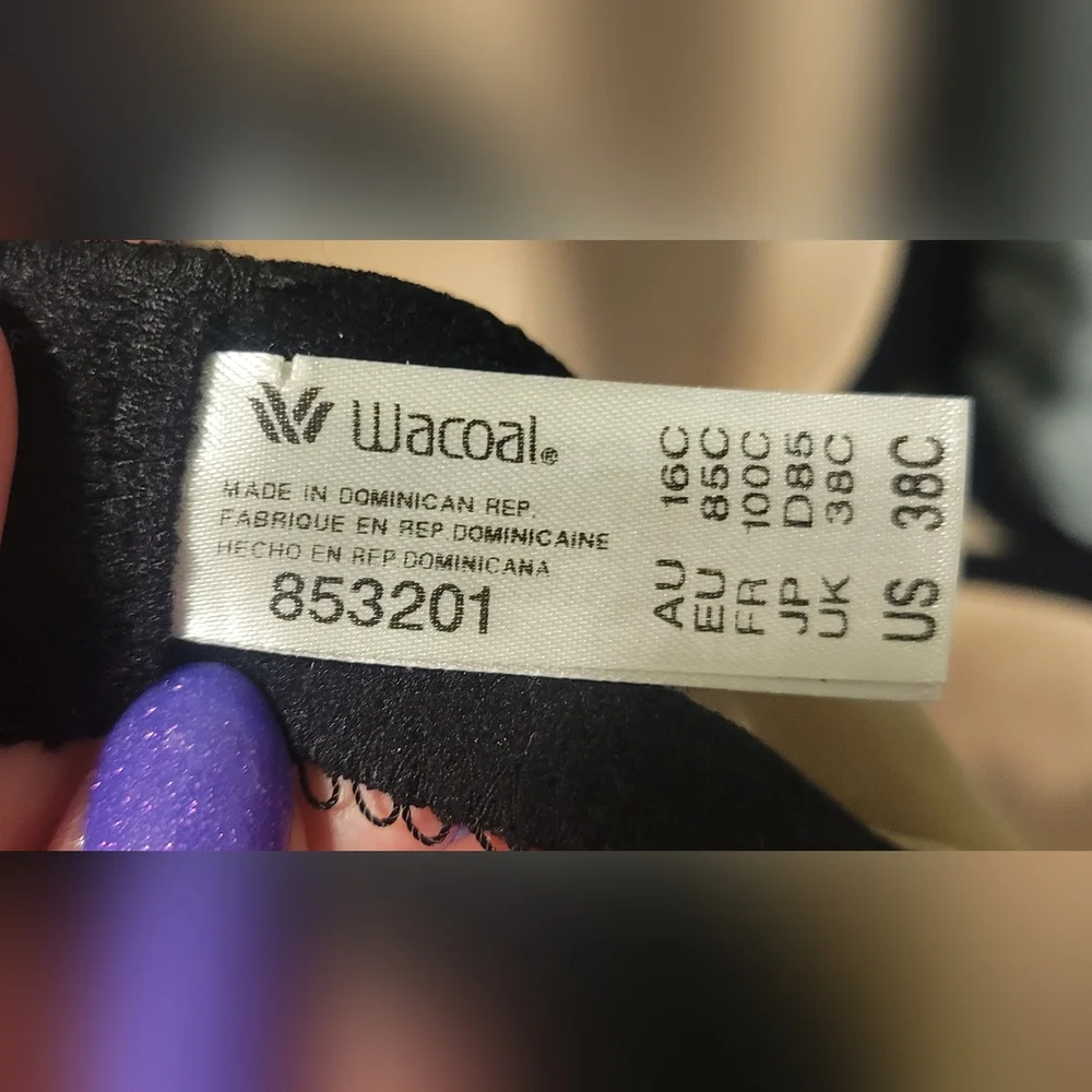Wacoal Lace Finesse T-shirt Bra 38C Black‎