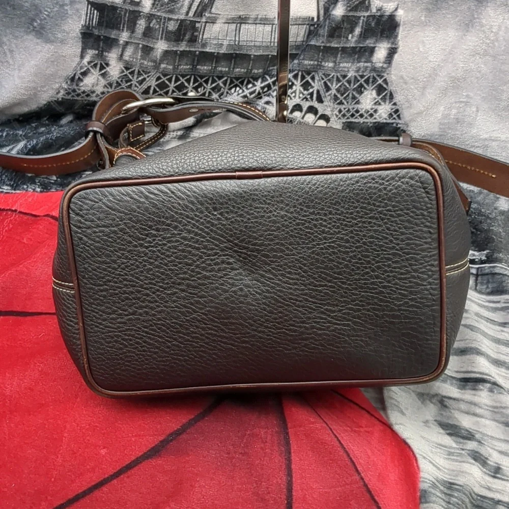 Dooney & Bourke black pebble