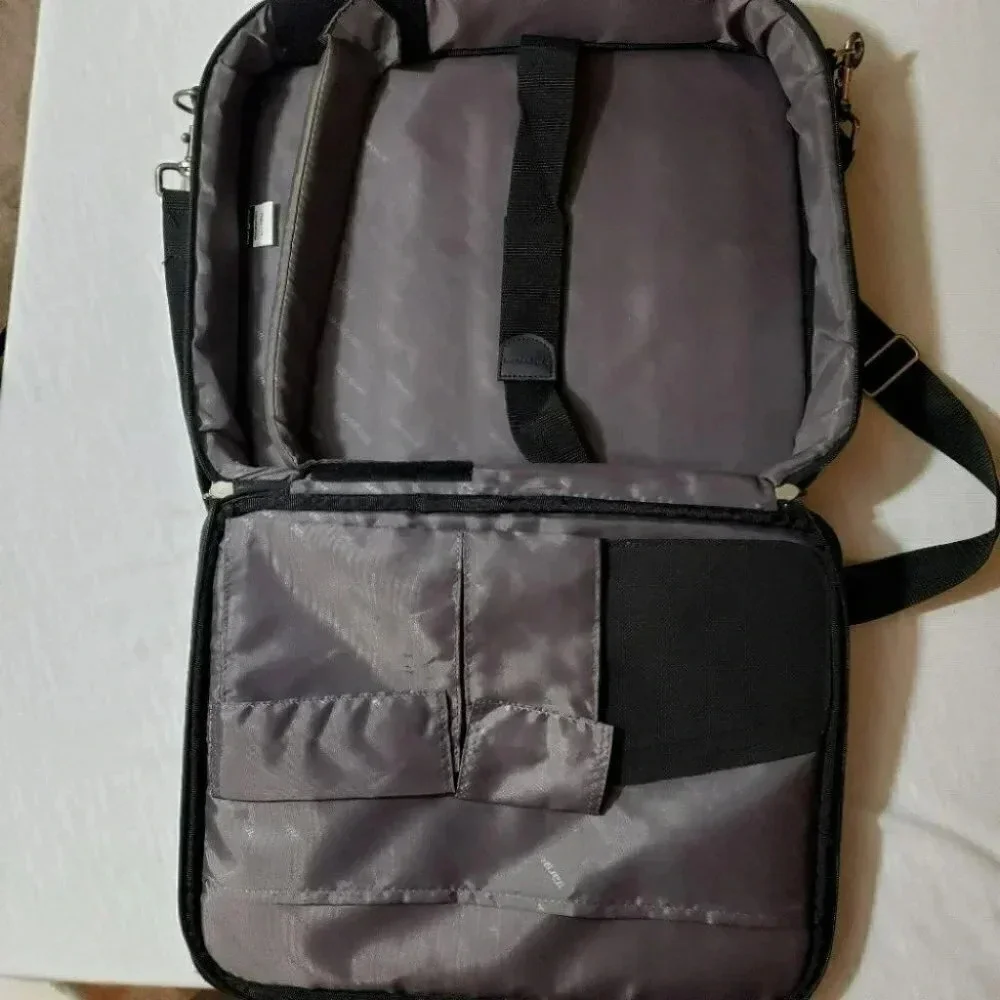 Targus black laptop