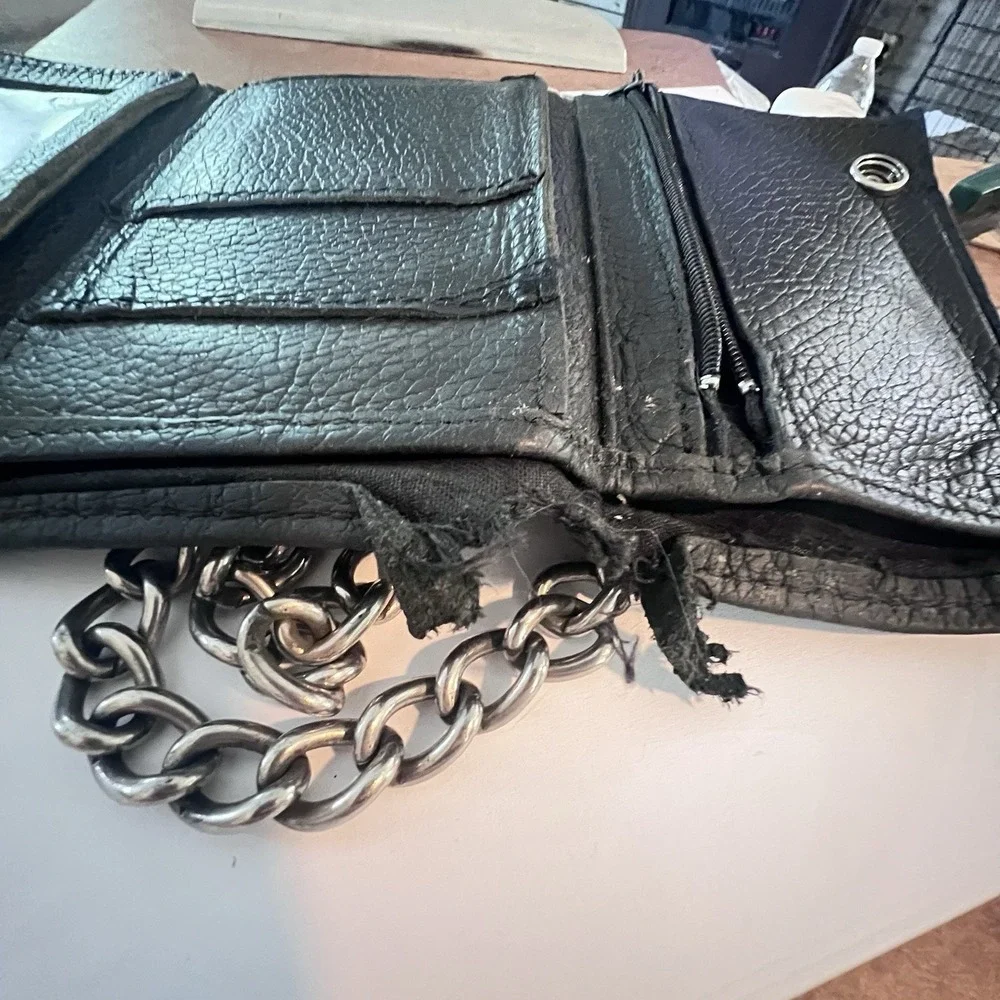 Harley-Davidson Mens Black Leather Trifold Trucker Biker Chain Wallet Logo Snap