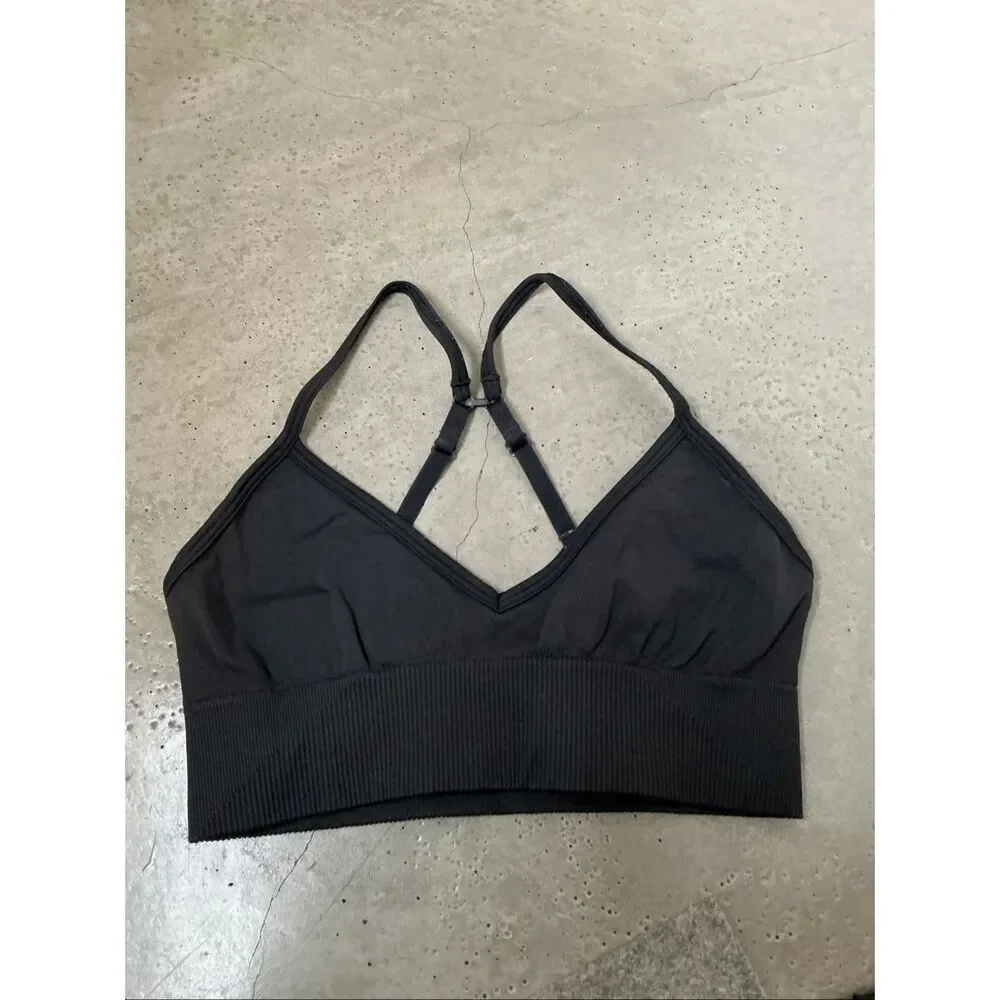 Lululemon Seamless Sports Bra | 6 in Black