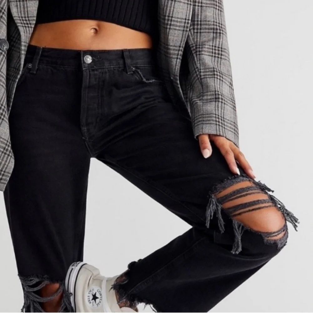 straight distressed