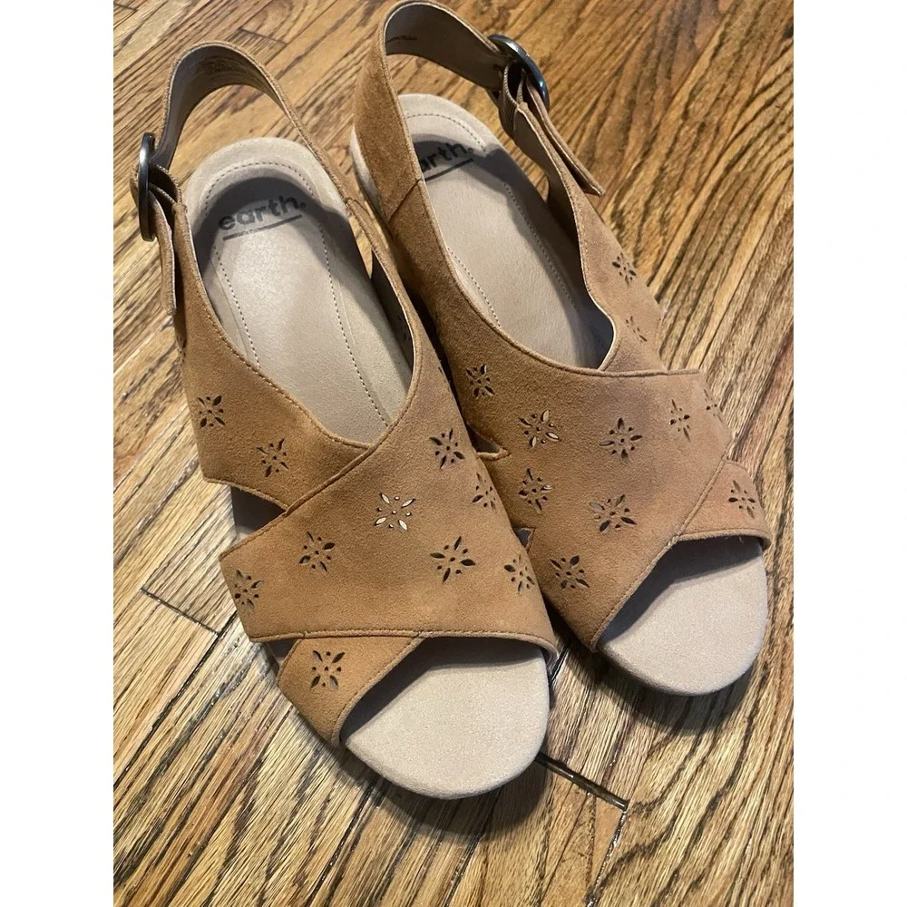 Earth Shoes Tan‎ Suede Perforated Wedge Slingback Sandals Women 8