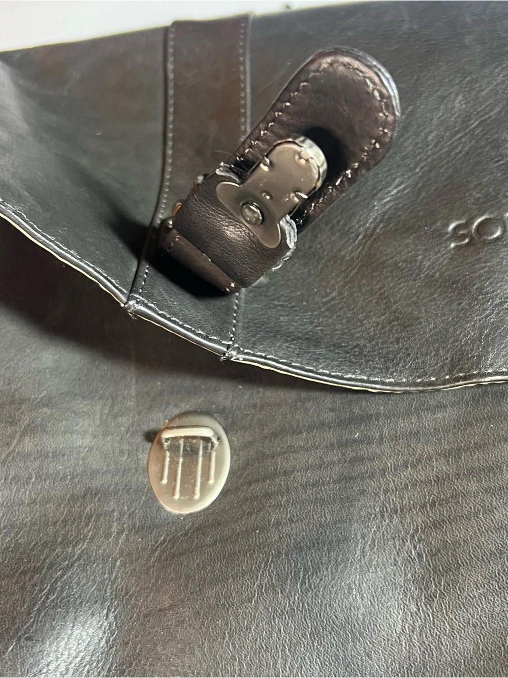solo pockets front laptop