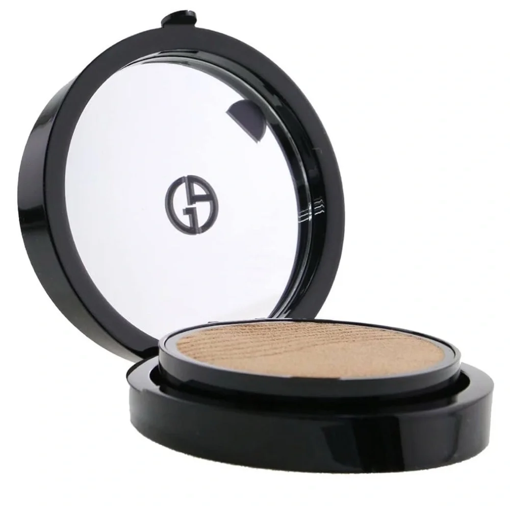 Giorgio Armani Women's Compact Foundation- Glow fusion powder (m01)