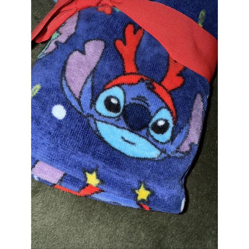Disney Winter Holiday‎ Stitch 2pk Hand Towels Reindeer Stitch Blue New
