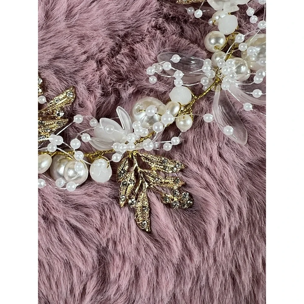 Handmade ensemble making accessory