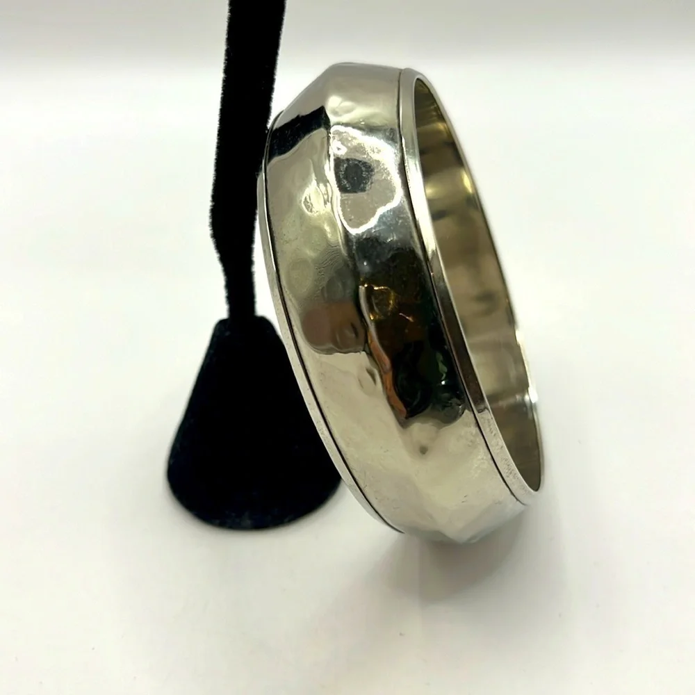 N/A hammered design