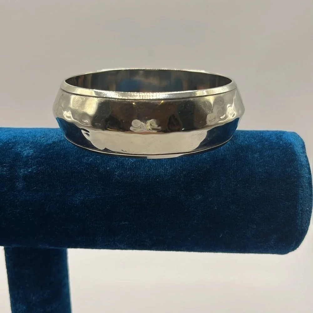 N/A hammered design