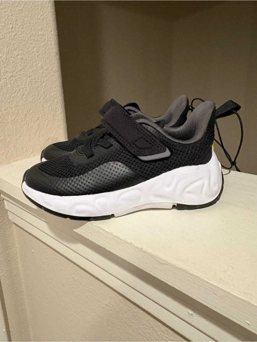 All In Motion Peyton Performance Sneakers Black White Toddler Size 9 NWT