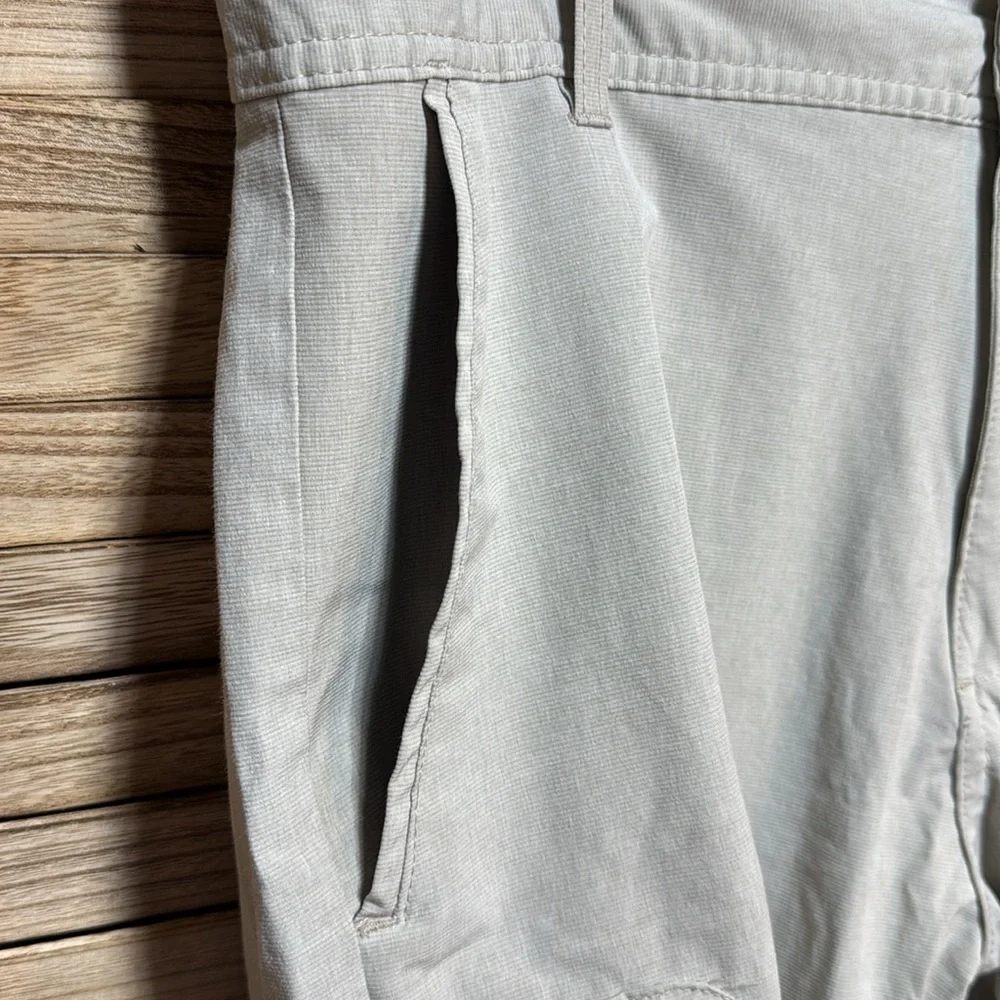 Burnside Light Tan Cargo Shorts for Men's Size 32