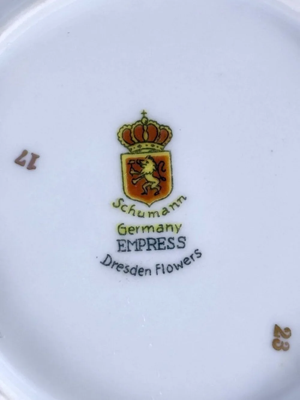 Schumann Bavaria Empress Dresden Flowers 6