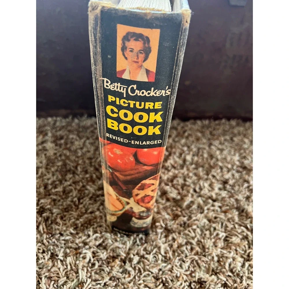 Betty Crocker's Picture Cook Book Revised and Enlarged Vintage 5-Ring Binder