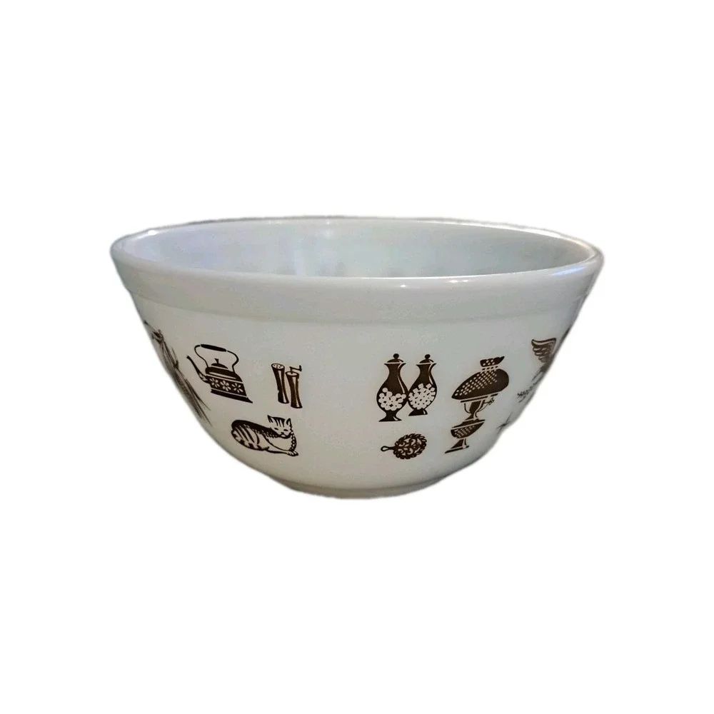 Pyrex mixing bowl