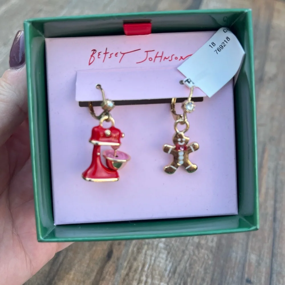 Betsey Johnson Christmas Gingerbread Baking Earrings