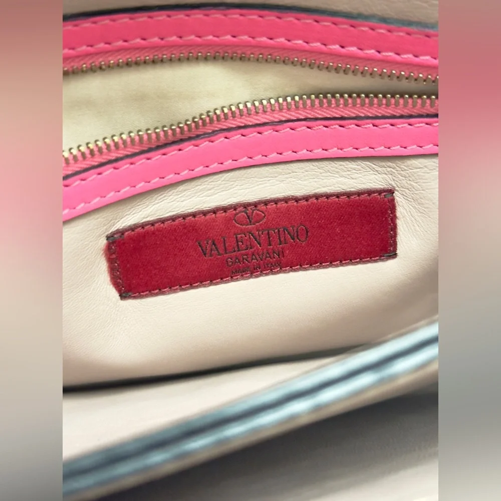 Valentino Garavani 🩷 valentino