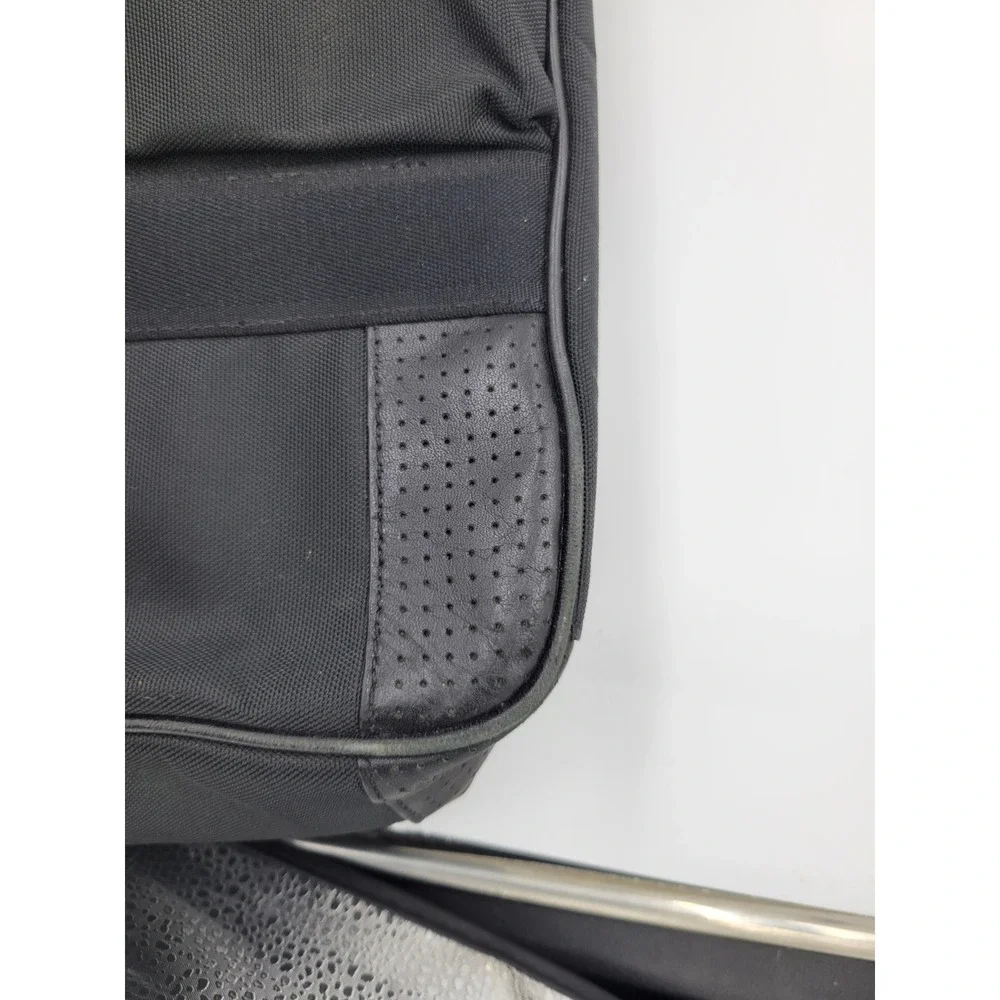 Coach voyager messenger