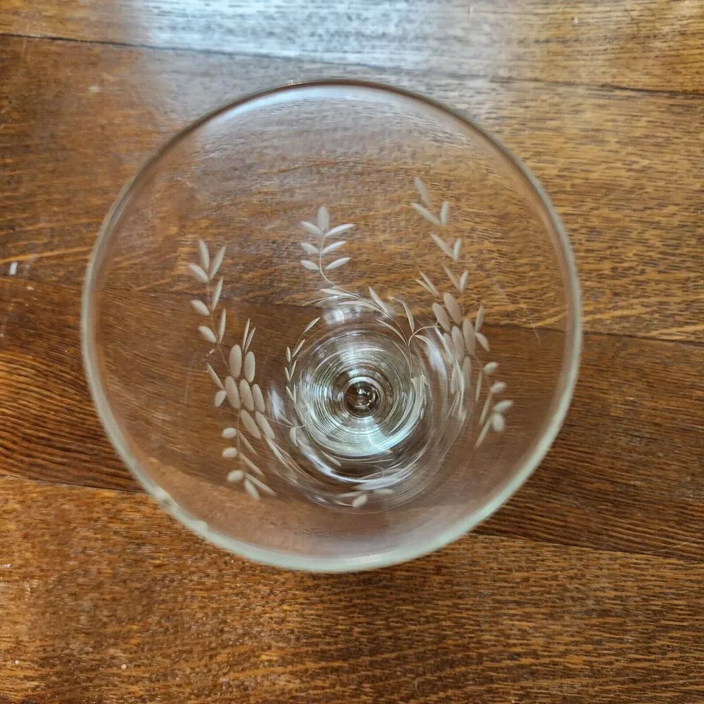 Unmarked etched pilsner
