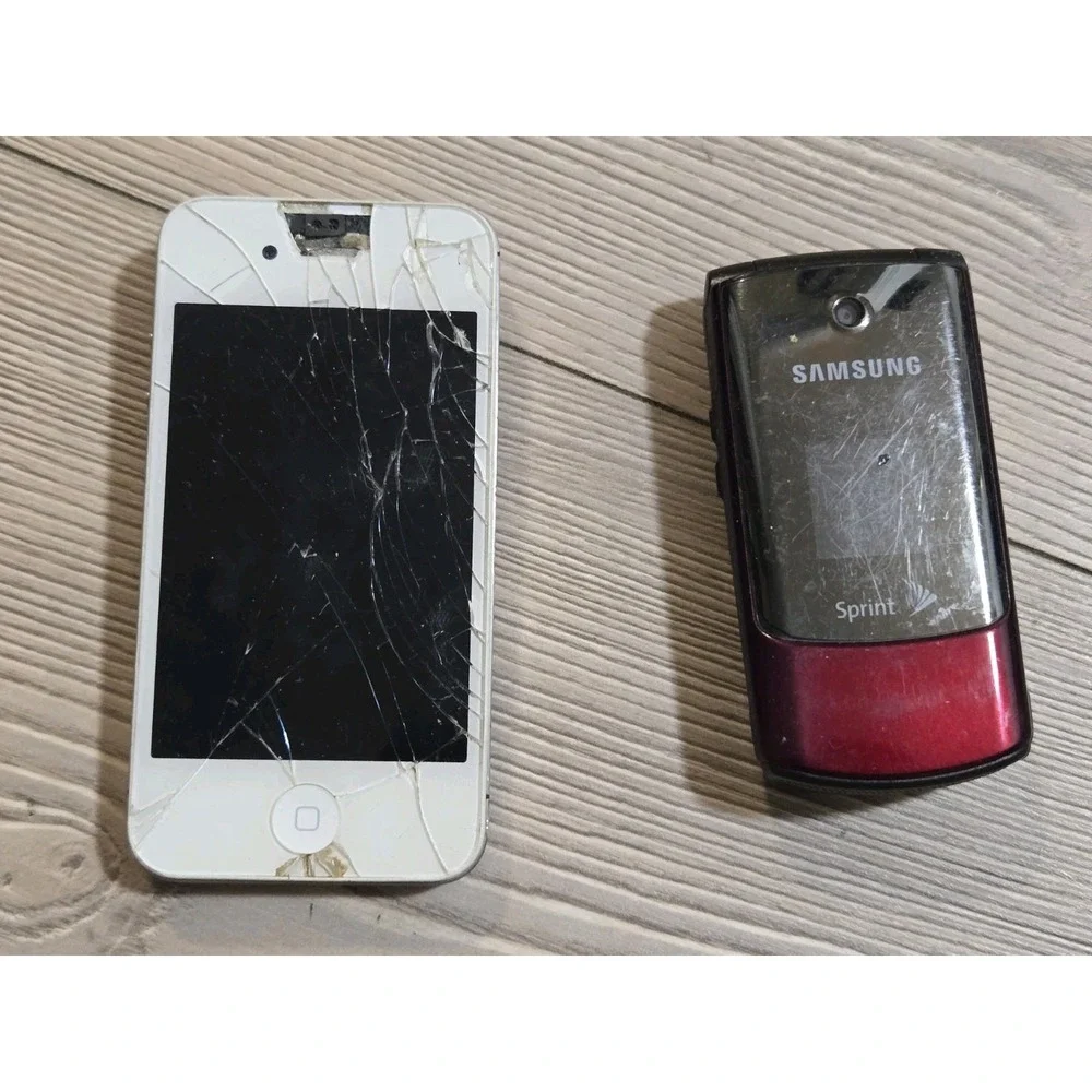 Apple iPhone &‎ Random Flip Phone Lot - Broken / Damaged Parts Only Lot