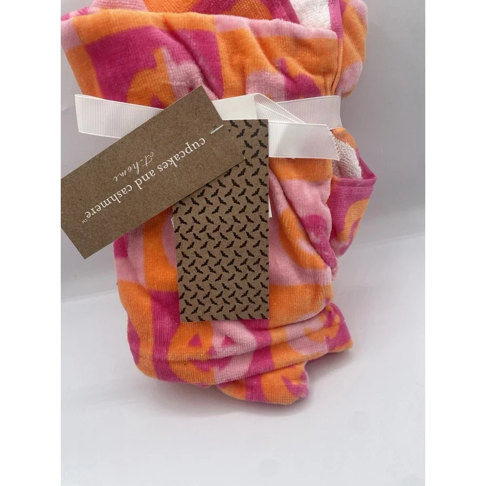 cupcakes & cashmere packaging cashmere new