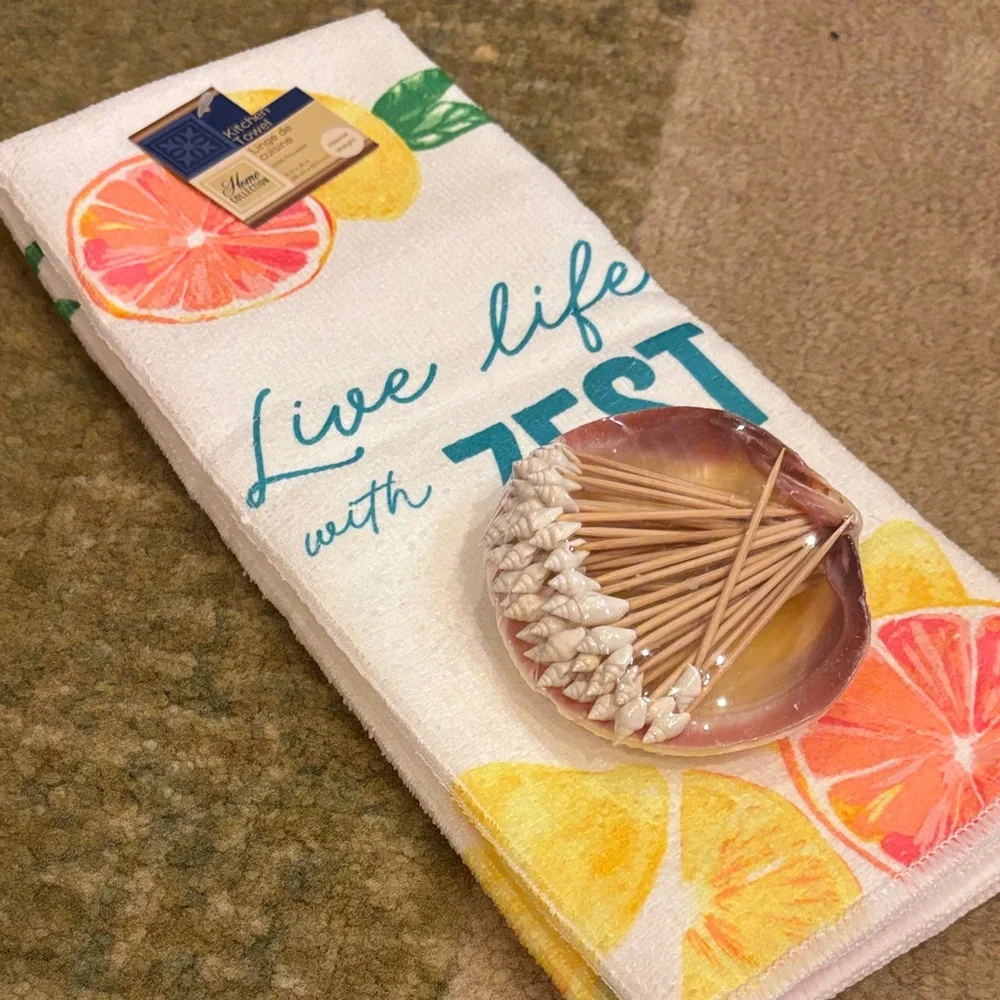 NWT Shell Tip Toothpicks in Shell & Citrus Towel