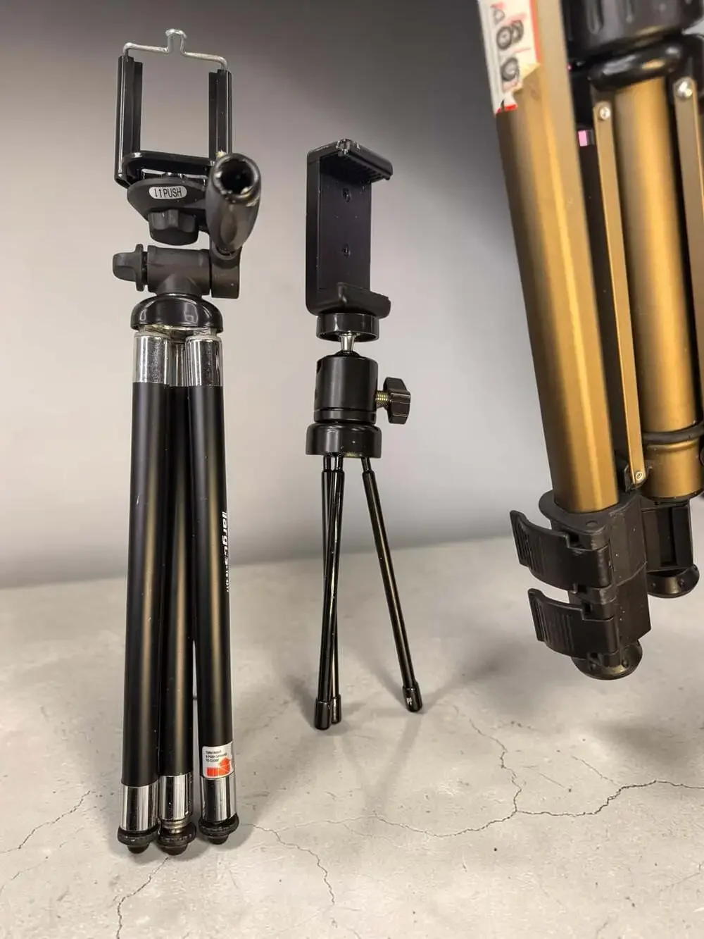 Dynex camera tripod