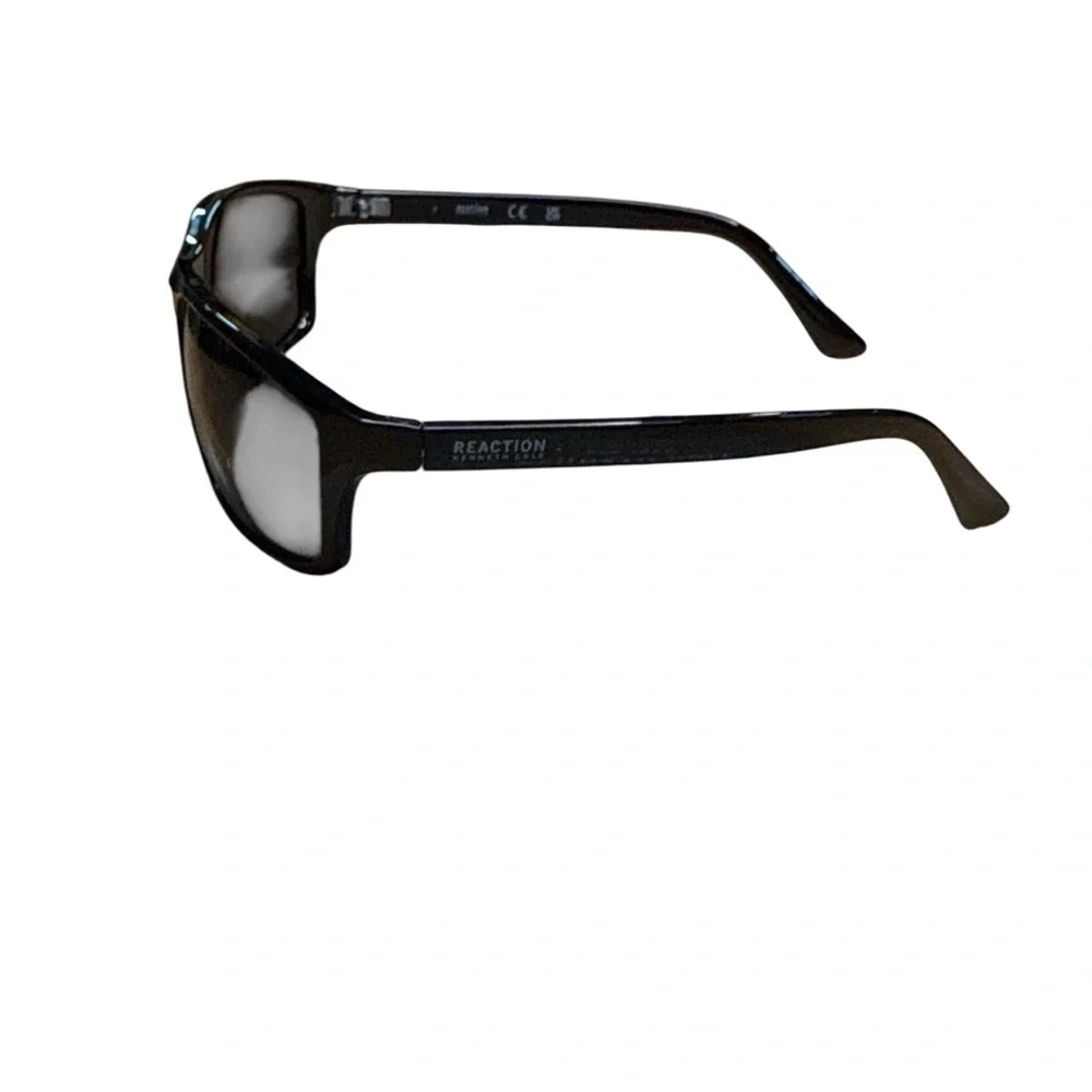 Kenneth Cole Reaction chic sunglasses