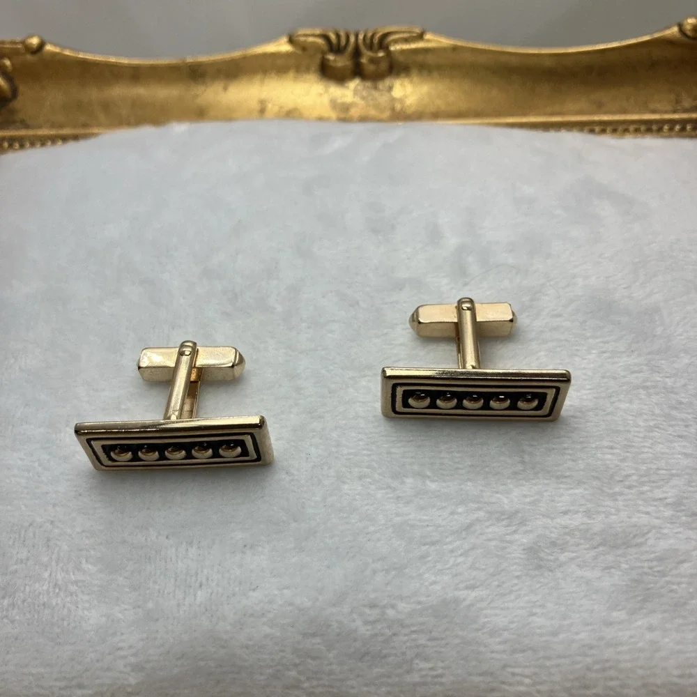 SWANK vtg geometric