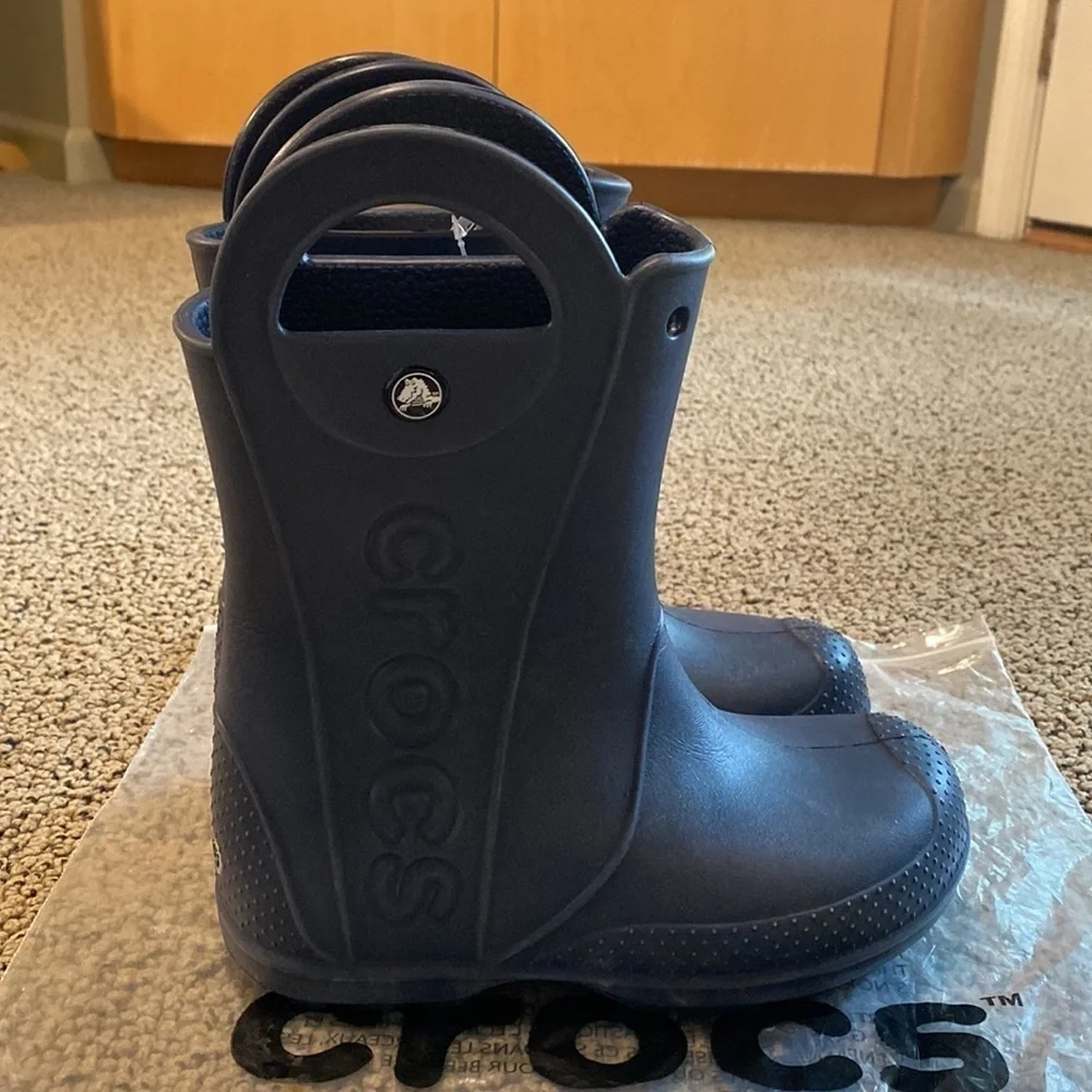 CROCS packaging never
