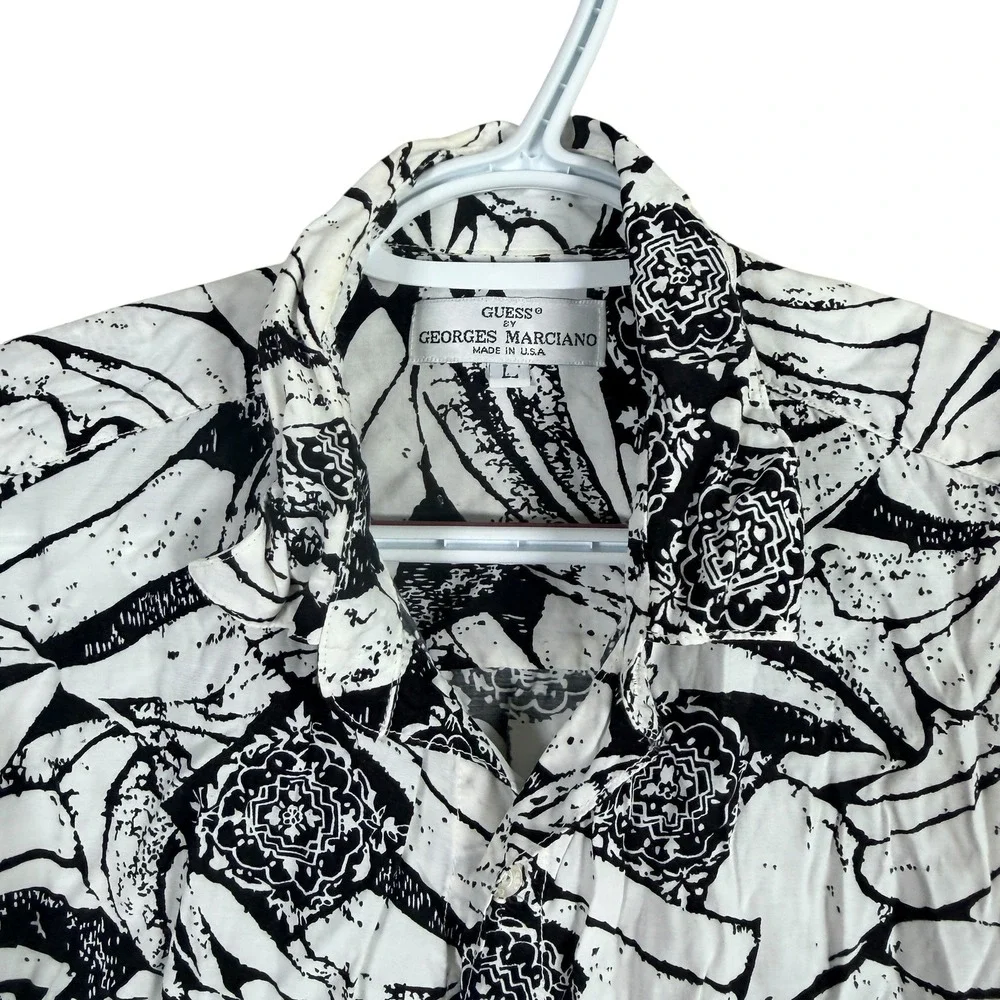 Guess collar wrinkled
